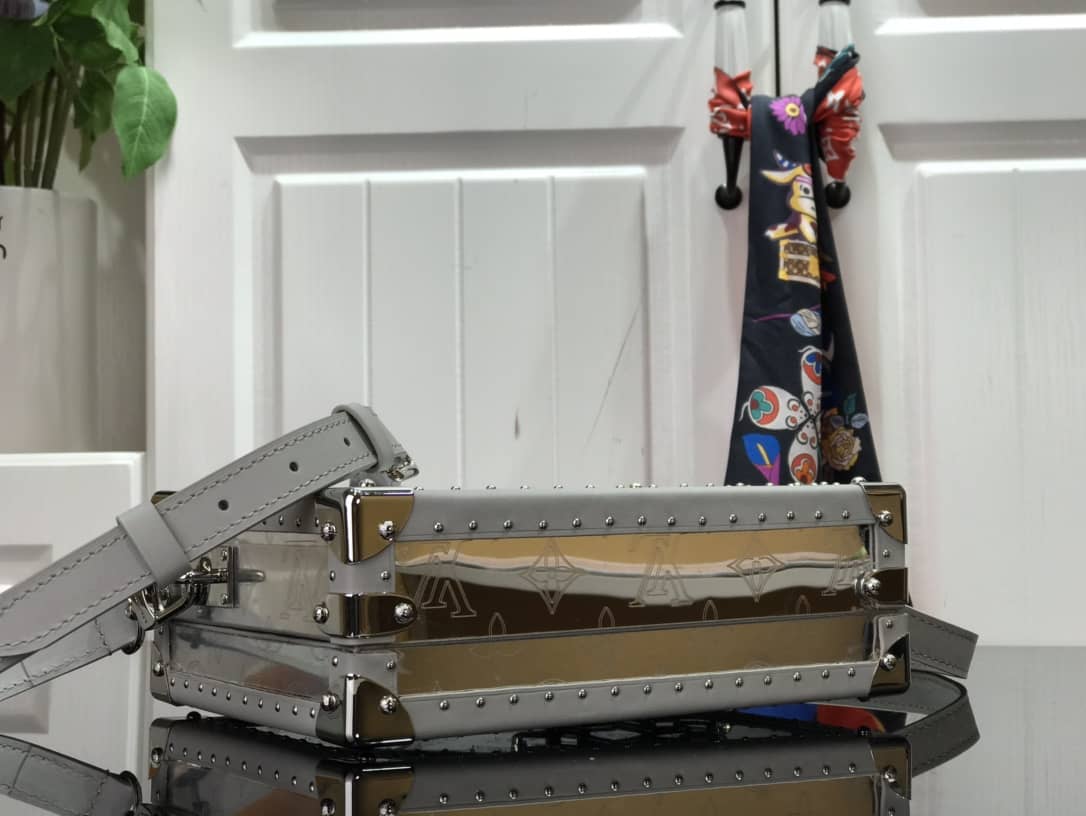 L0vis Vvtt0n Monogram Replica Clutch Box Yellow M20233