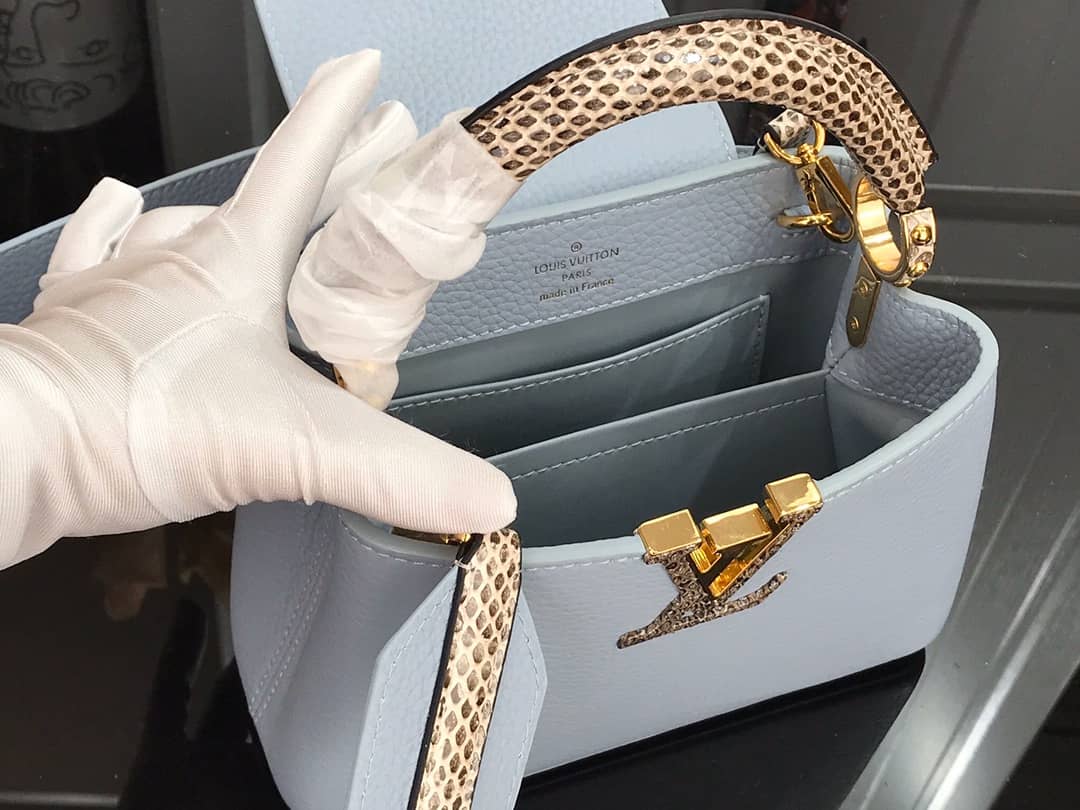 L0vis Vvtt0n Capucines MM Taurillon Leather Tote M94227