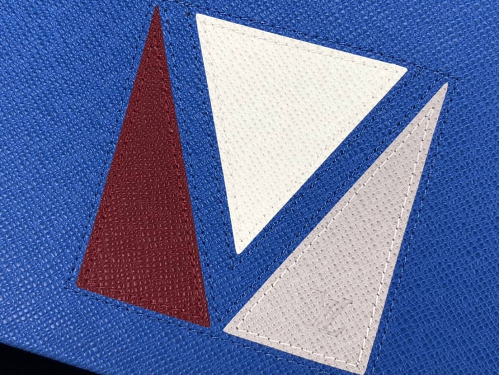 L0vis Vvtt0n Taiga Pochette Voyage Blue M59147 Replica