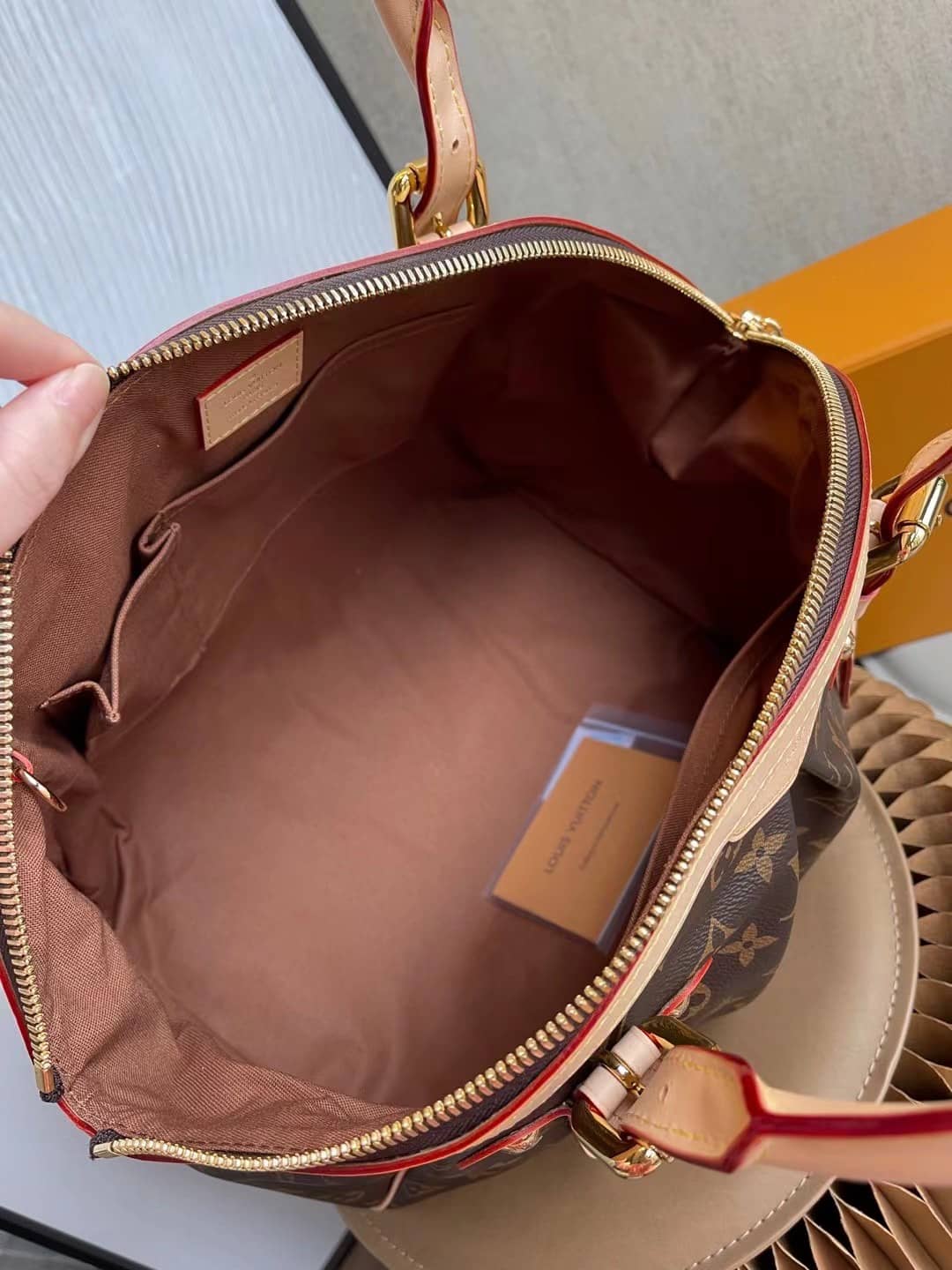 L0vis Vvtt0n Monogram Tivoli GM M40144 Replica Shoulder Bag