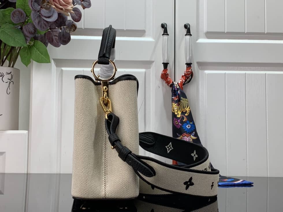 L0vis Vvtt0n Capucines BB Black M59872 Replica Shoulder Bag