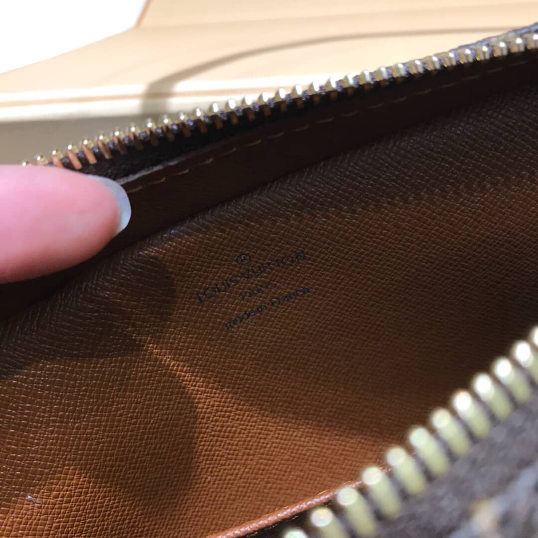 L0vis Vvtt0n Cite Pochette Monogram Canvas Replica Bag