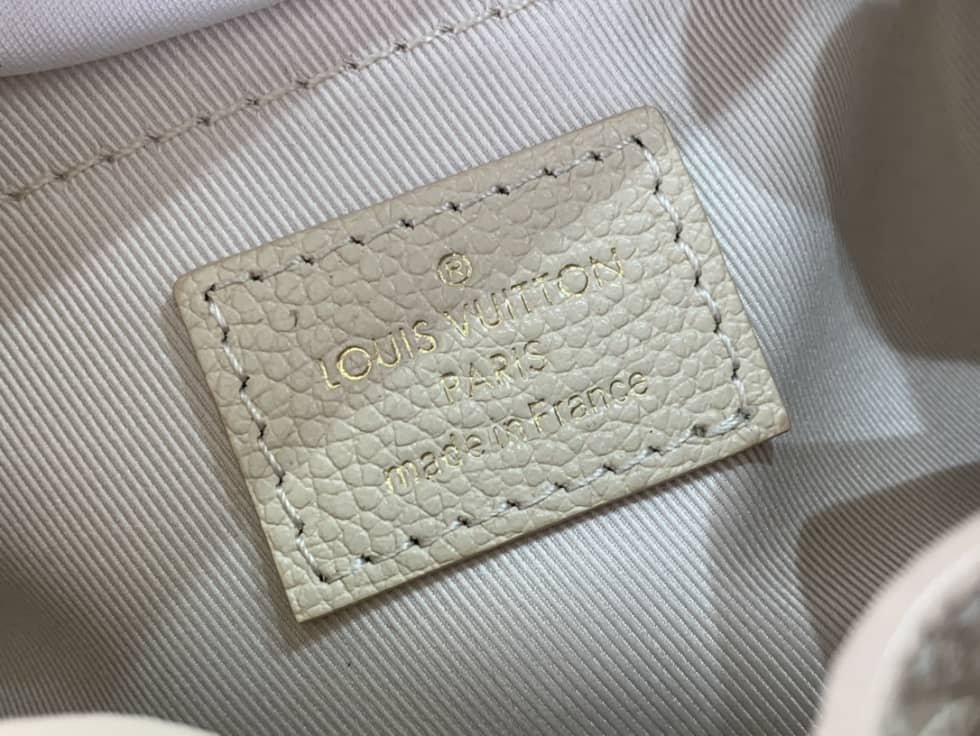 L0vis Vvtt0n Empreinte Montsouris M45638 Replica Backpack