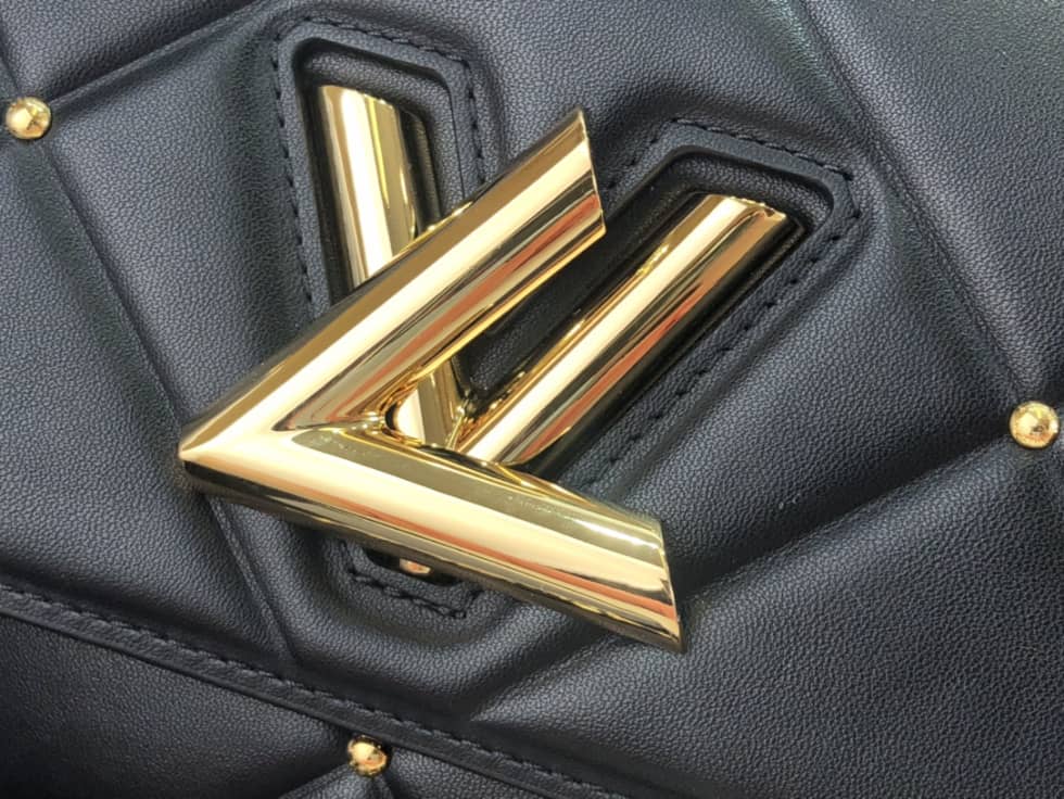 L0vis Vvtt0n Twist MM Leather M59029 Replica Crossbody Bag