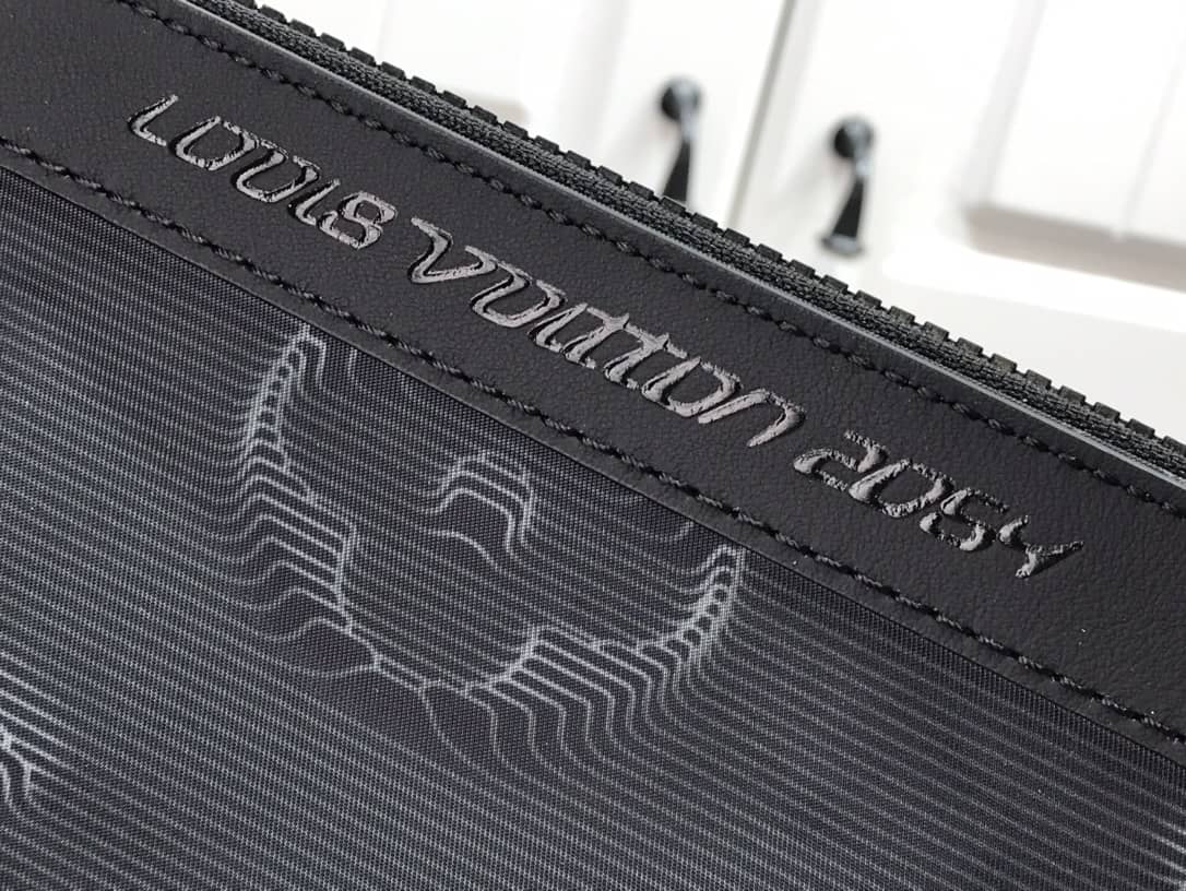 L0vis Vvtt0n Monogram 3D 2054 Reversible Replica Pouch M80142