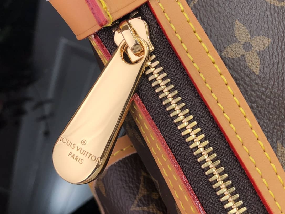 L0vis Vvtt0n Tikal GM Monogram Shoulder Bag Replica M40077