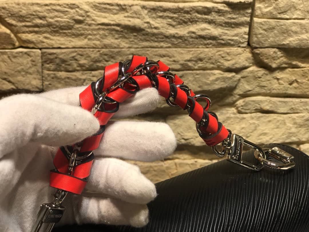 L0vis Vvtt0n Twist MM Bag Black M50296 Replica