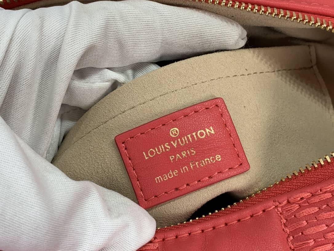 L0vis Vvtt0n Damier Quilt Lambskin Troca MM H27 Replica Bag Red M59114