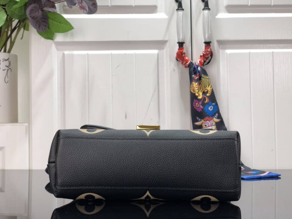 L0vis Vvtt0n Madeleine BB Bicolor Monogram Empreinte Leather M45978 Replica Shoulder Bag