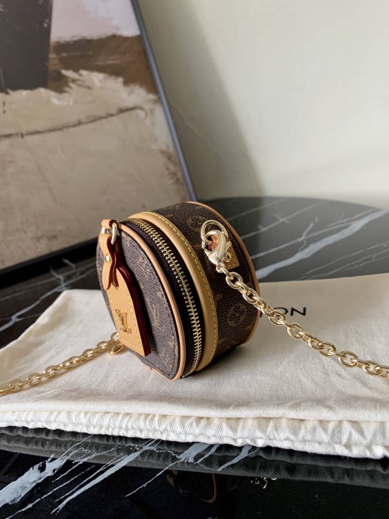 L0vis Vvtt0n Monogram Canvas Boite Chapeau Replica Bag M68570