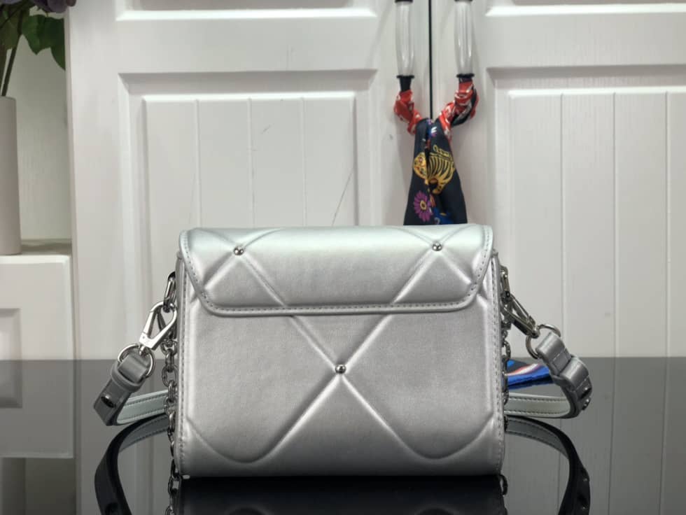 L0vis Vvtt0n Replica Bags Twist PM Leather M59031 Replica Crossbody Bag