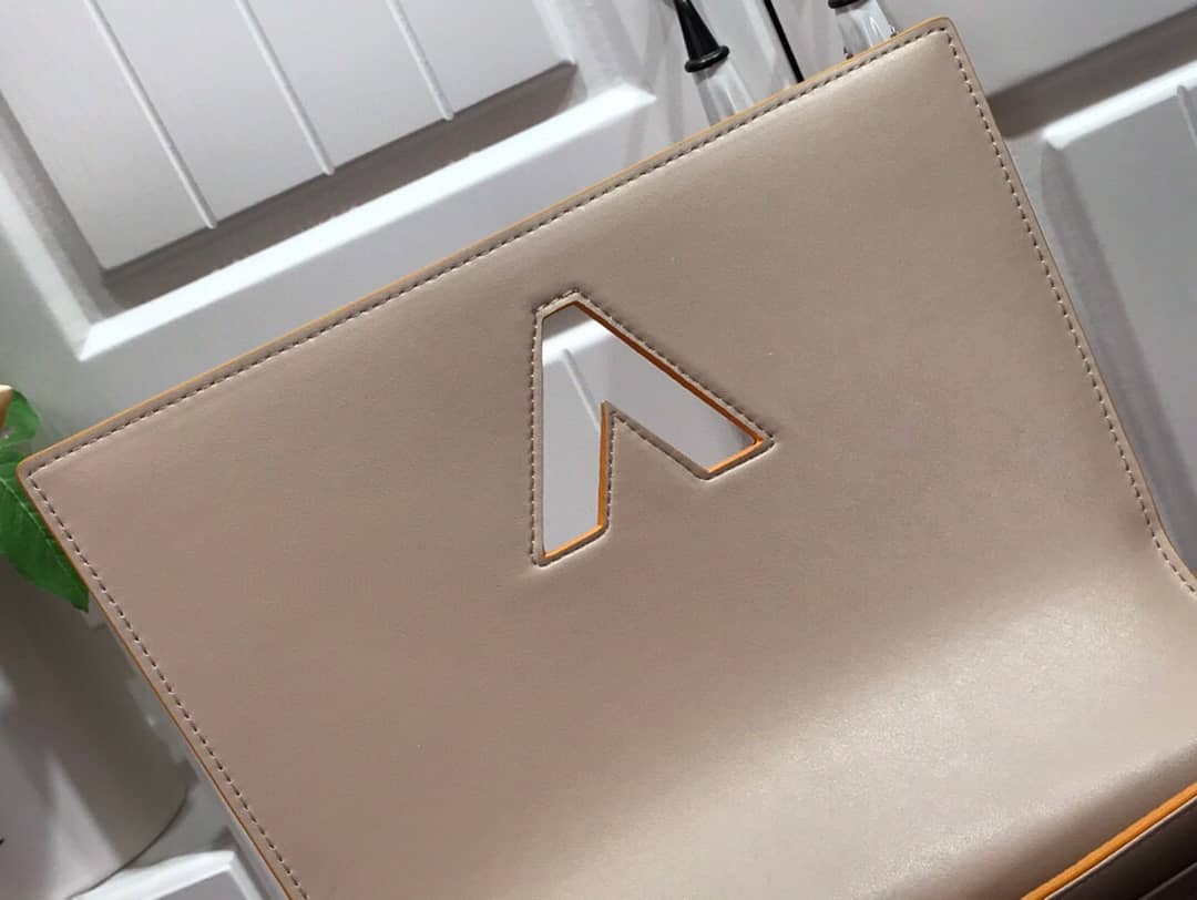 L0vis Vvtt0n Replica Bags One Handle MM Replica Bag Yellow M57090