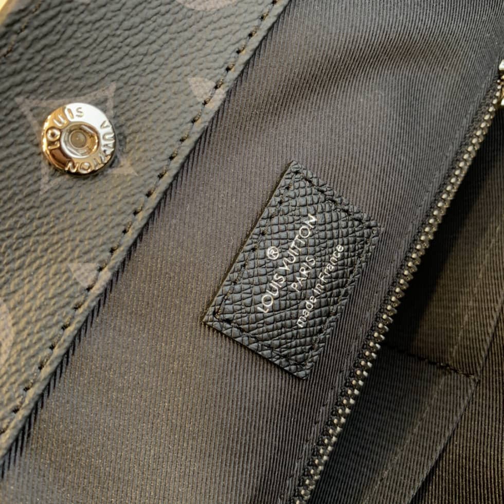 L0vis Vvtt0n Split Tote Eclipse Taiga Black M30431 Replica Mens Bag