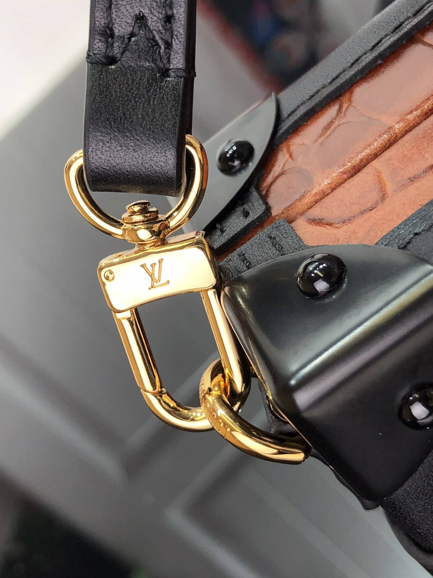 L0vis Vvtt0n Petite Malle Brilliant Alligator Leather Replica Handbag Brown N93817