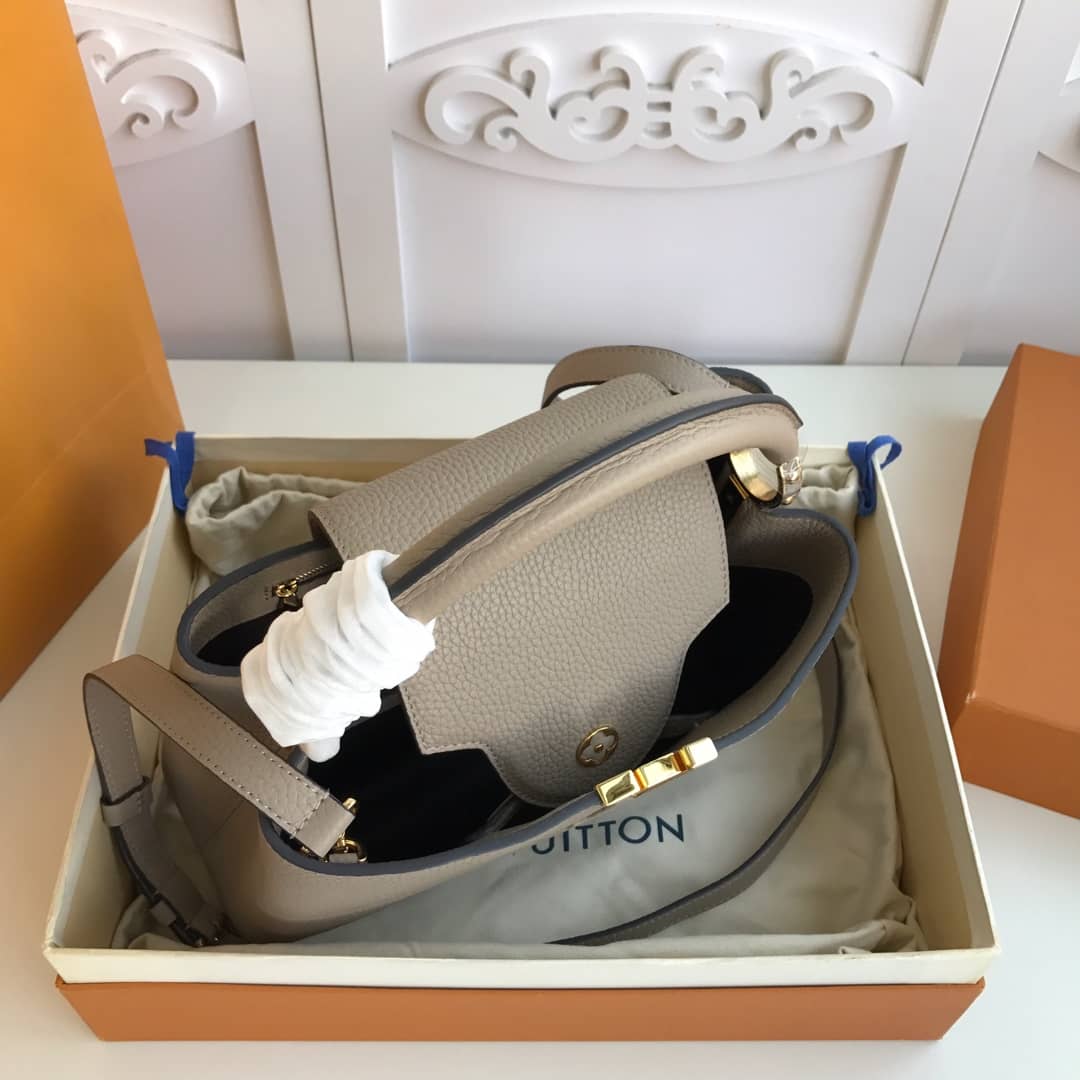 L0vis Vvtt0n Capucines MM Taurillon Leather Tote Replica Gray M94428