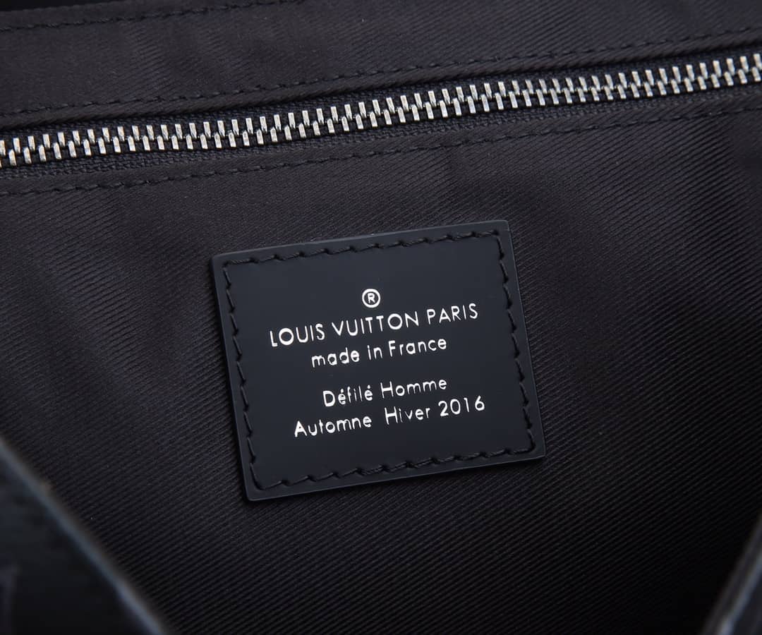 L0vis Vvtt0n Monogramu Messenger PM Voyage Shoulder Bag Replica M40511