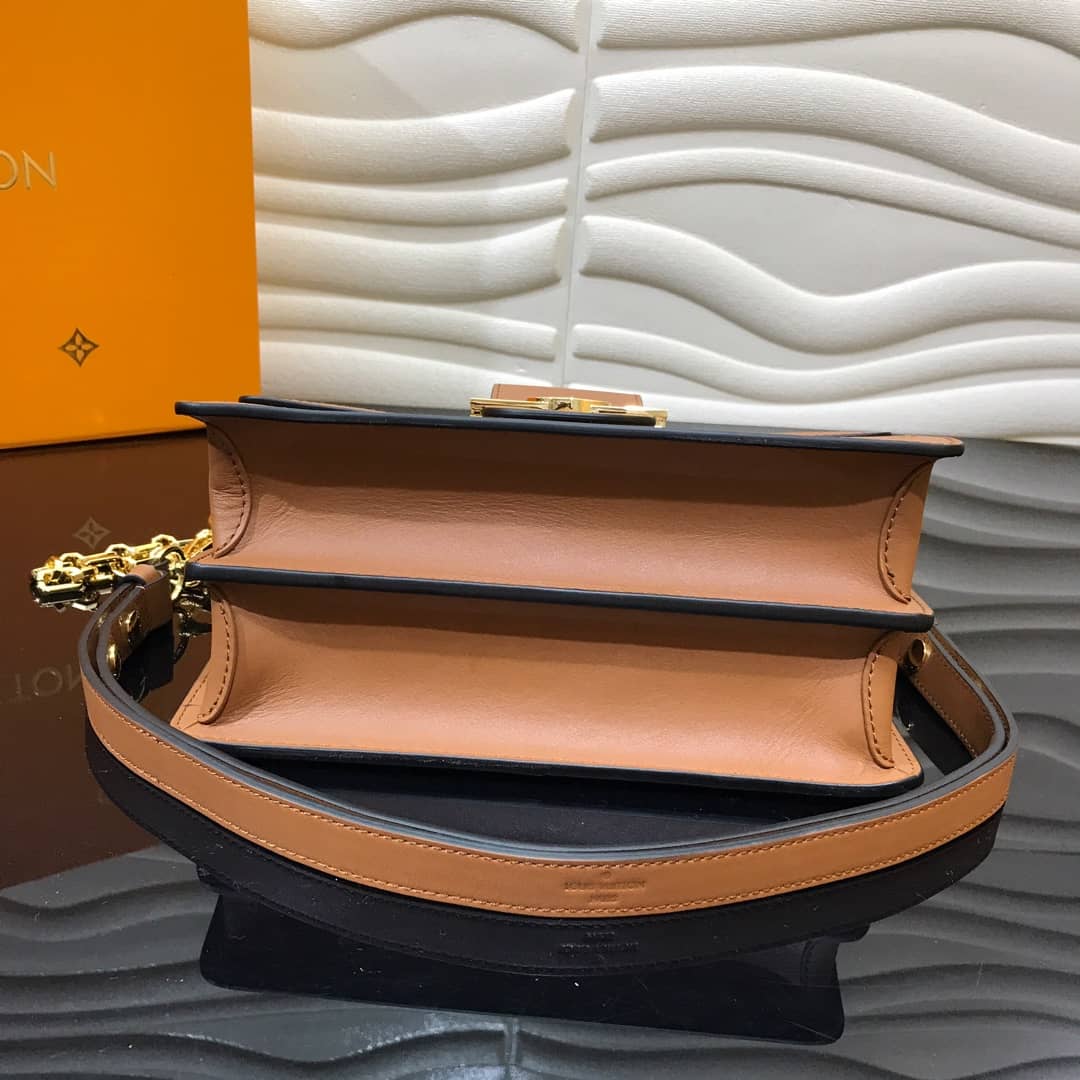 L0vis Vvtt0n Monogram MM Reverse Dauphine Shoulder Bag Replica M44391