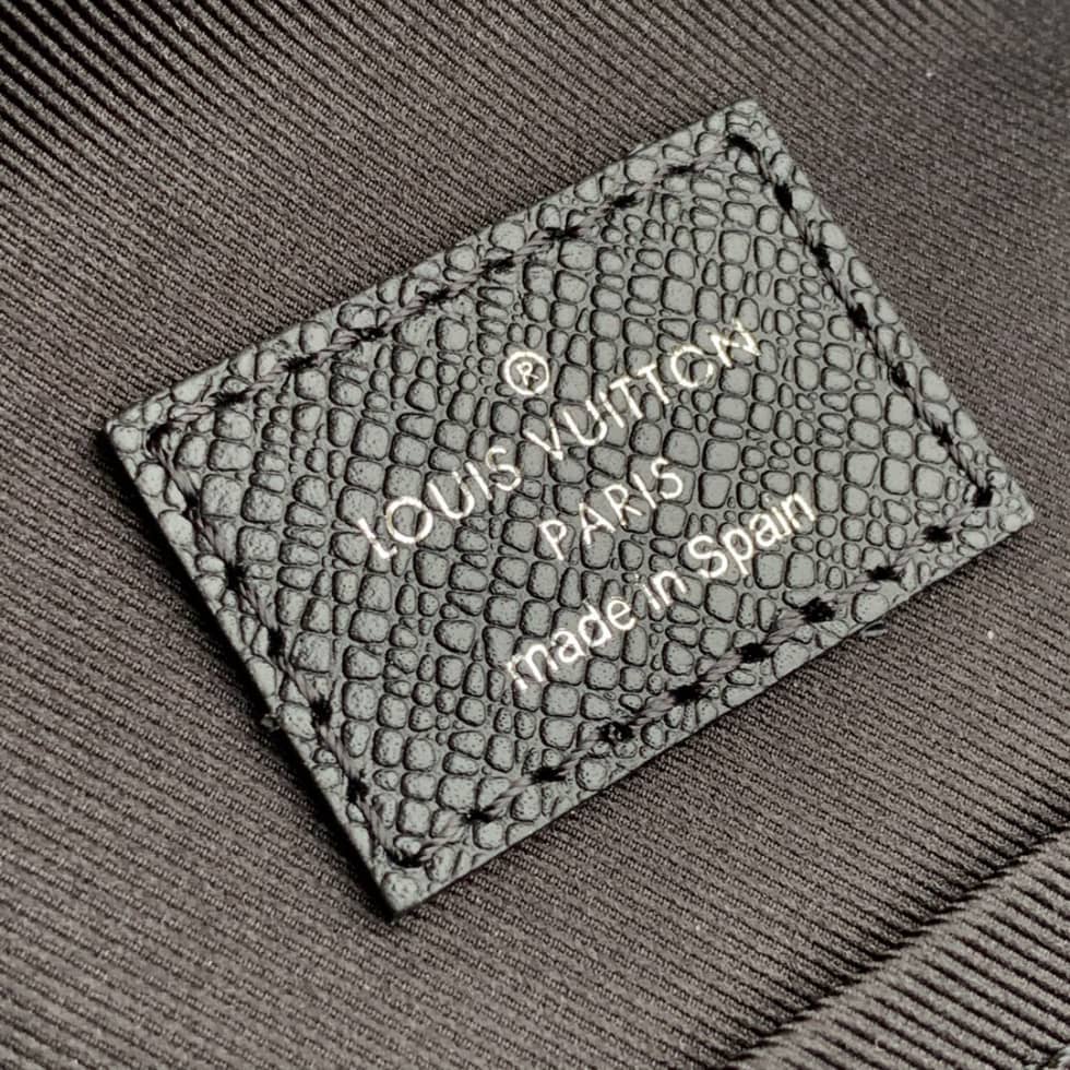 L0vis Vvtt0n Outdoor Slingbag Taigarama Noir Black M30741 Replica Shoulder Bag