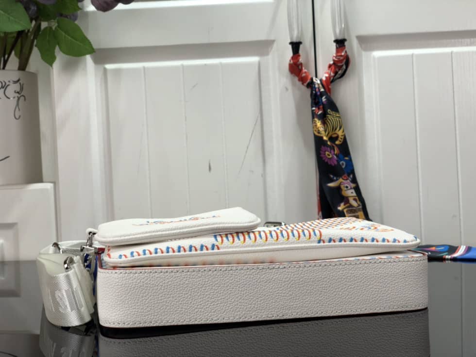 L0vis Vvtt0n Damier Trio Pink M20665 Replica Messenger Bag