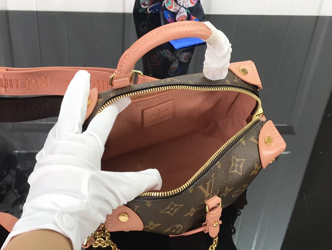 L0vis Vvtt0n Petite Malle Souple Monogram Bag Replica Pink M45571