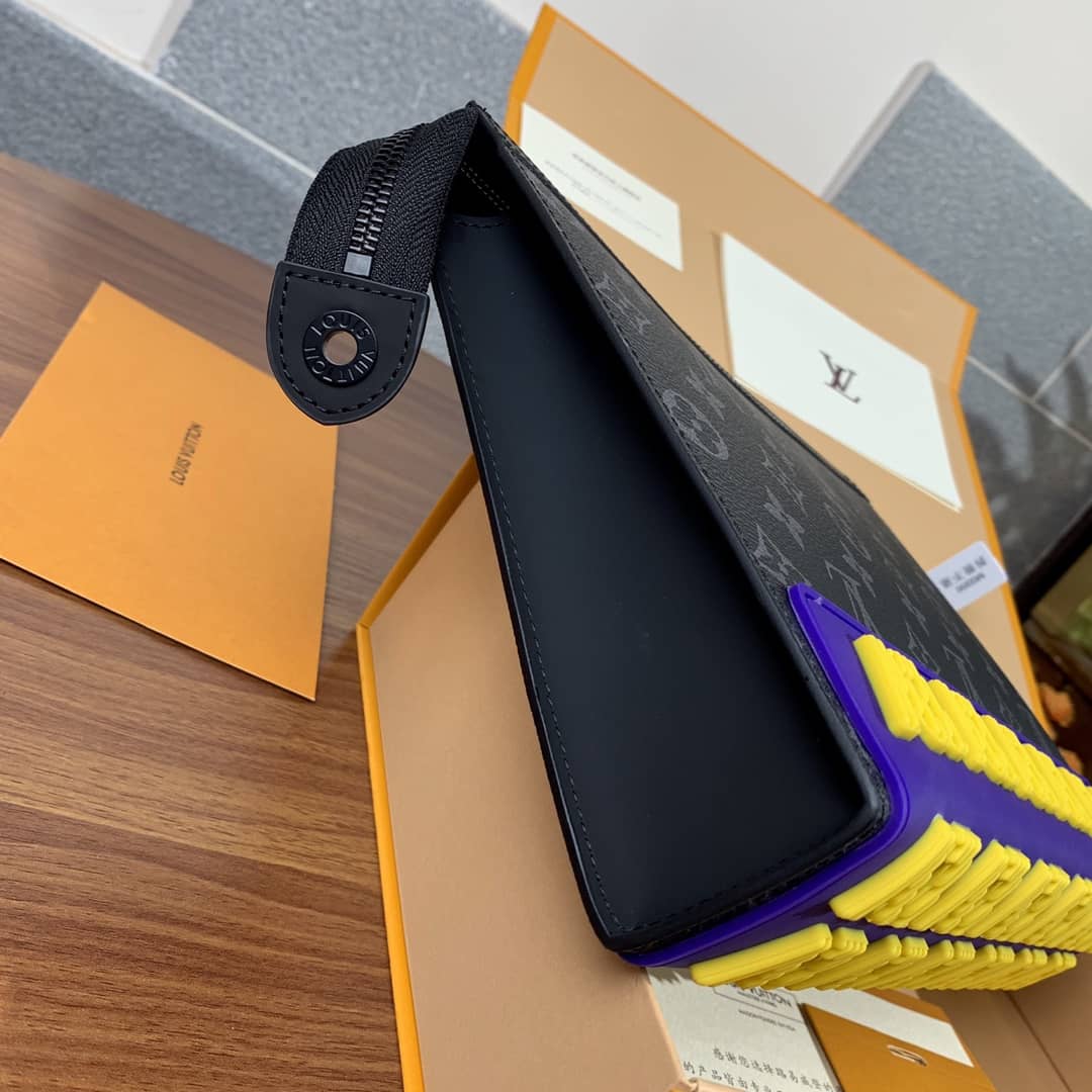 L0vis Vvtt0n Monogram Canvas Replica Pochette Voyage Blue M80792