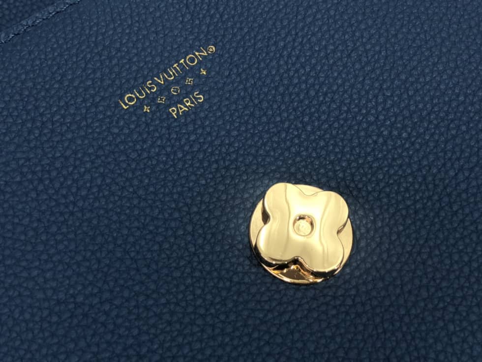 L0vis Vvtt0n Pont 9 Soft MM Grained Calfskin Blue M58967 Replica Crossbody Bag