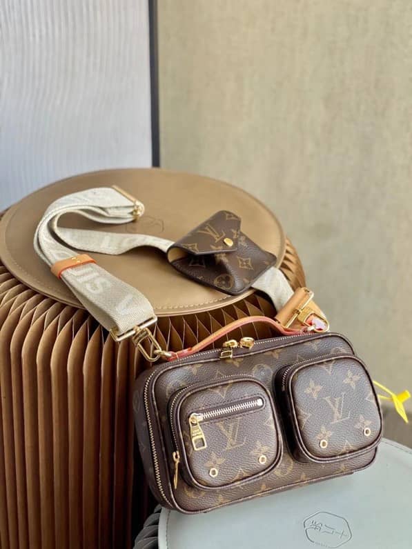 Best Replica L0vis Vvtt0n Monogram Canvas Utility M80446 Replica Crossbody Bag(ColaReps)