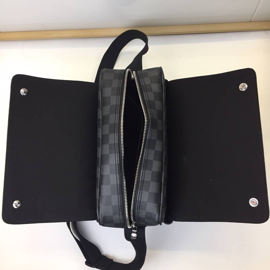 L0vis Vvtt0n Naviglio Leather Shoulder Bag Replica Black N45255