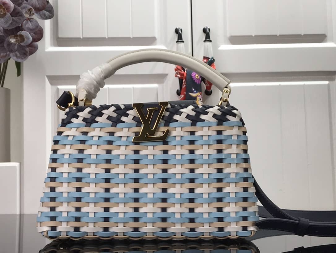 L0vis Vvtt0n Capucines Taurillon Hand Shoulder Bag Replica Blue M94519