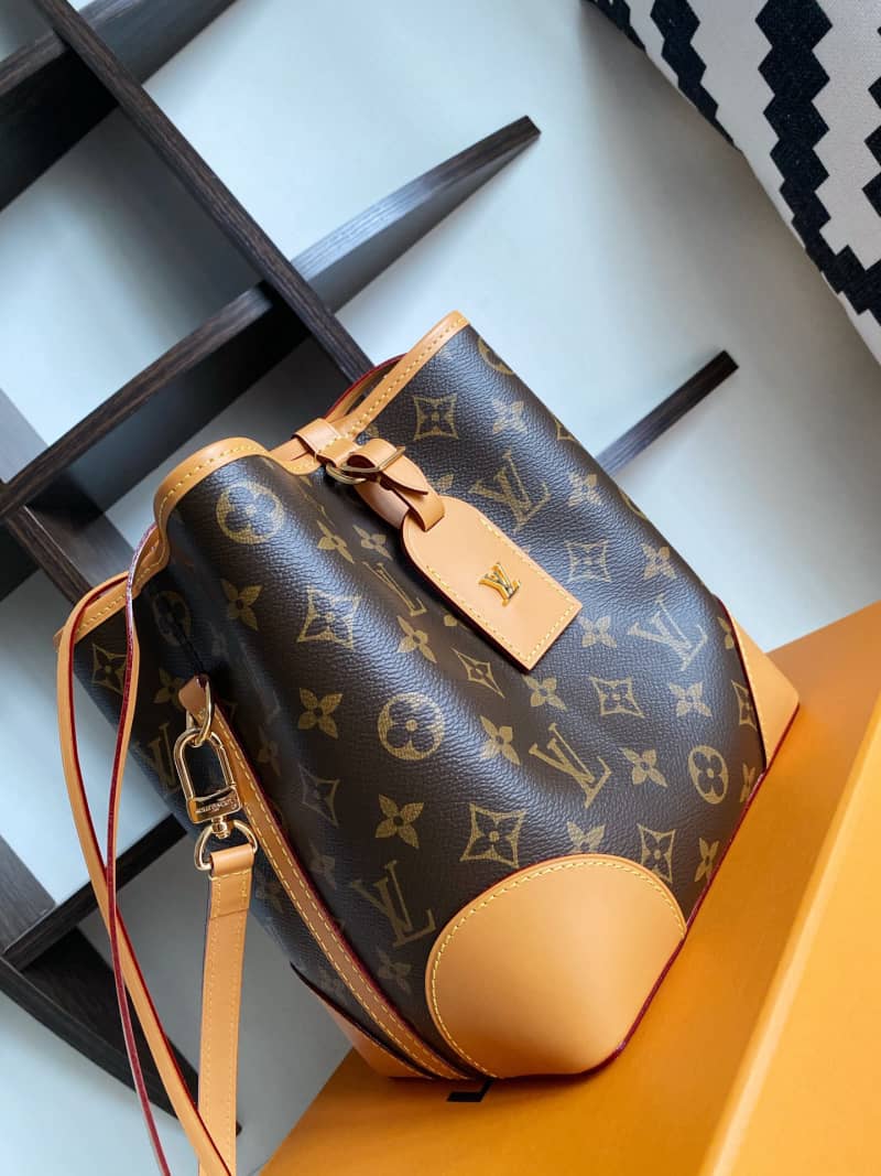 L0vis Vvtt0n Monogram Canvas Replica Bucket Bag M45550