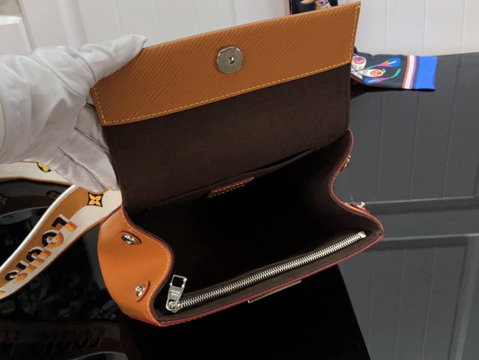 L0vis Vvtt0n Cluny Mini Epi Leather M58928 Replica Shoulder Bag