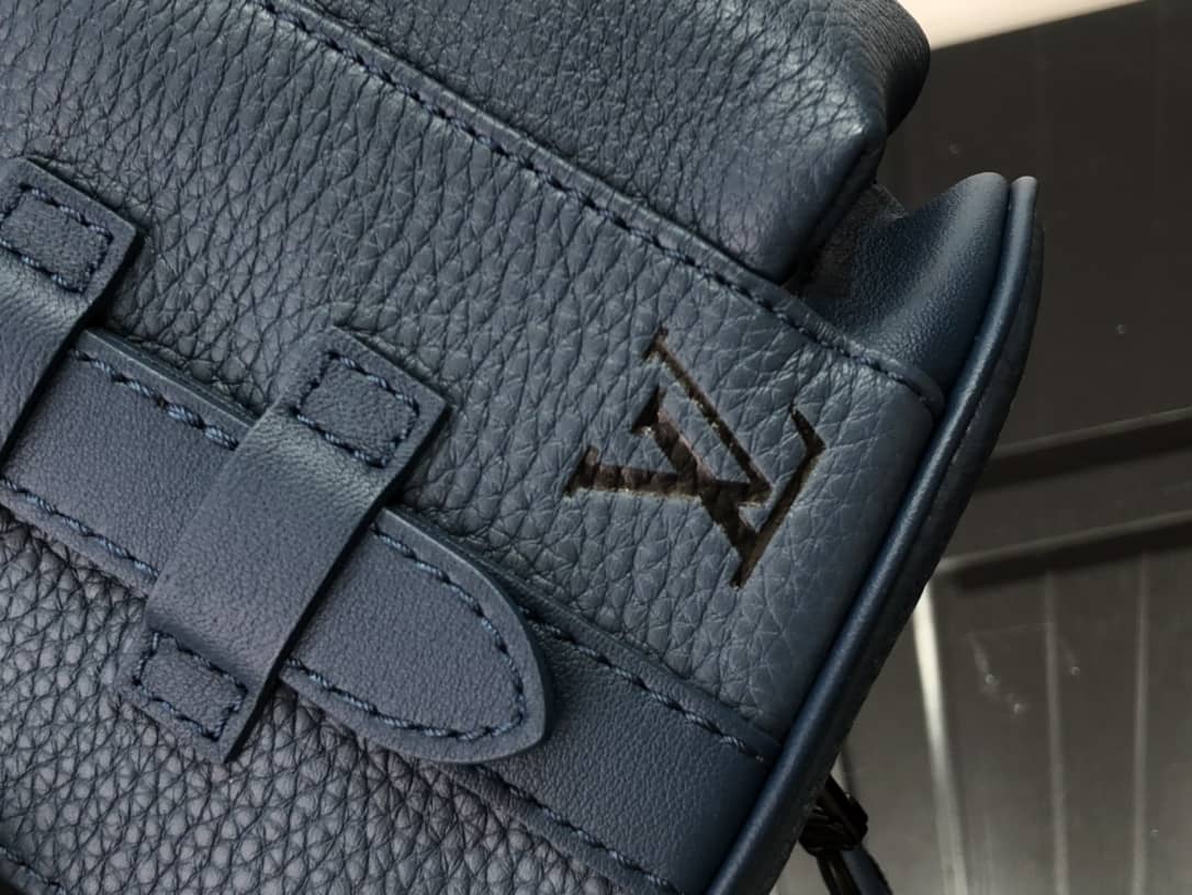 L0vis Vvtt0n Christopher XS Replica Backpack Blue M58495