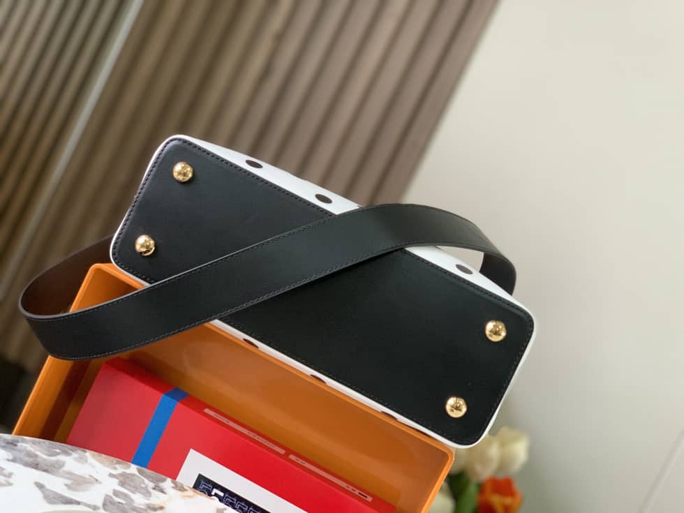 L0vis Vvtt0n Capucines MM Bag M20374 Replica Shoulder Bag