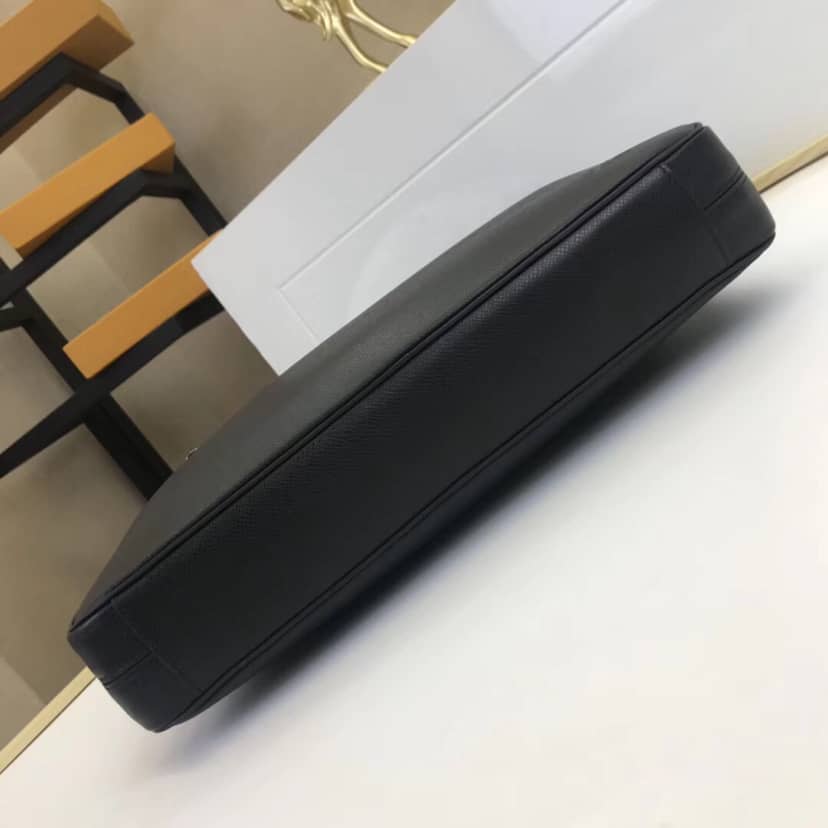 L0vis Vvtt0n Taiga Porte Documents Business Replica M30643