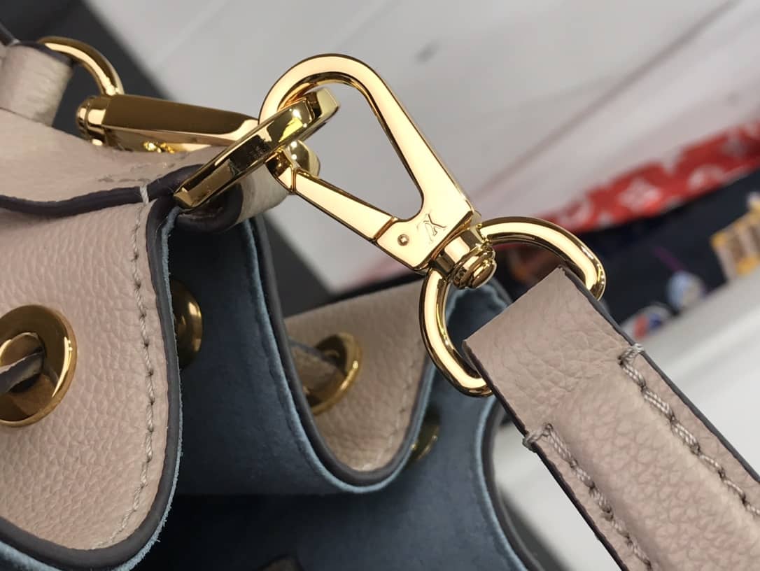 L0vis Vvtt0n Lockme Replica Bucket Bag Gray M57688