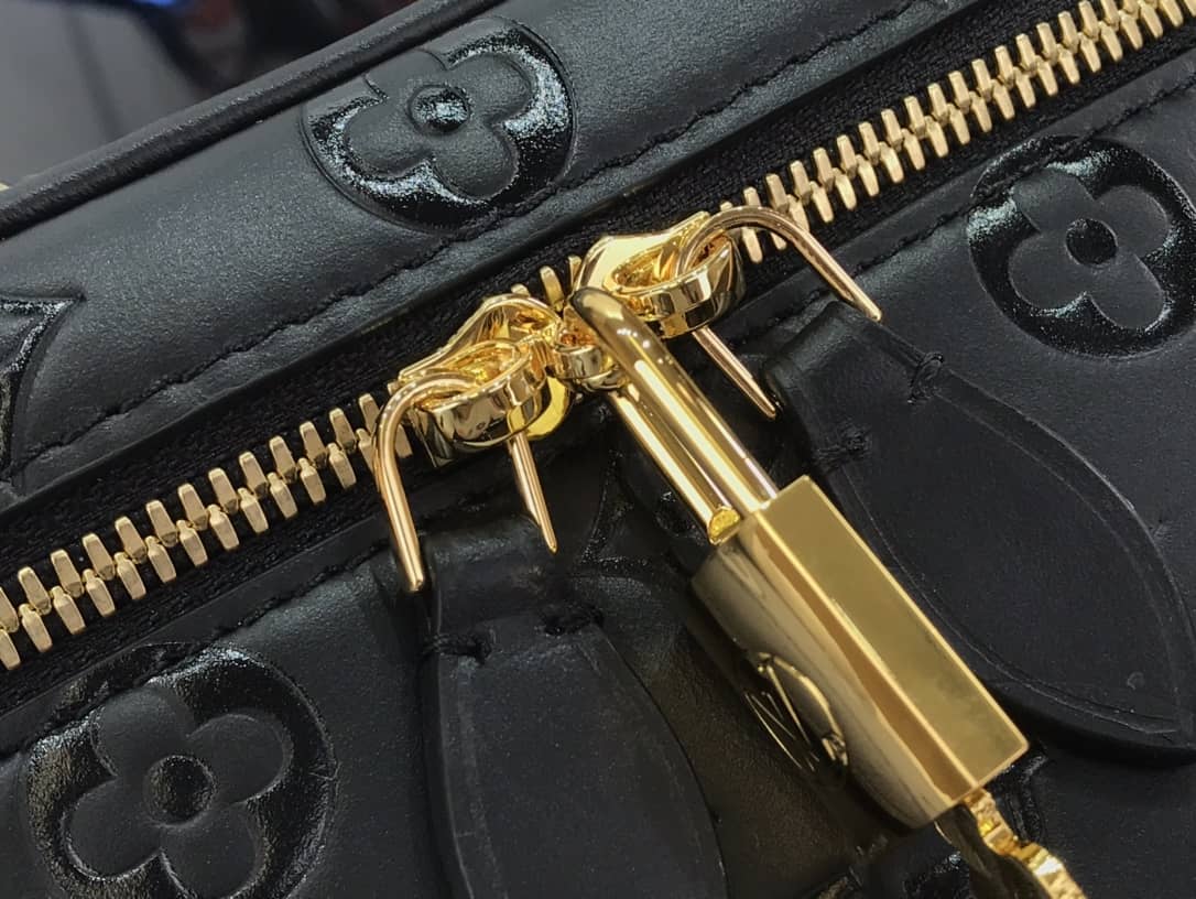 L0vis Vvtt0n Mini Beauty Case Monogram Empreinte Leather Bag Replica M44985