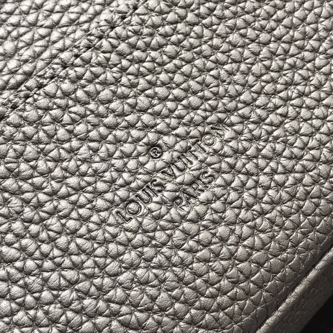 L0vis Vvtt0n Noe Replica Backpack Black Taurillon Leather M55171