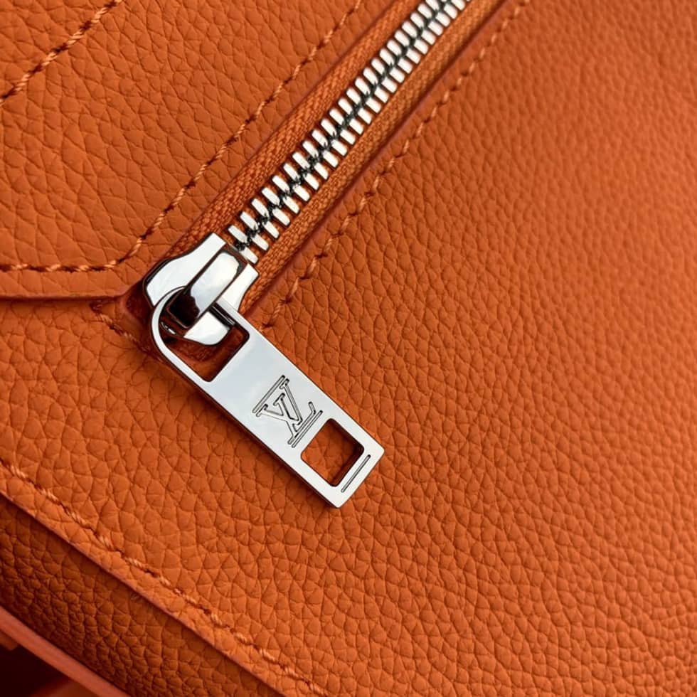 L0vis Vvtt0n Aerogram Calfskin M59327 Orange Replica Messenger Bag
