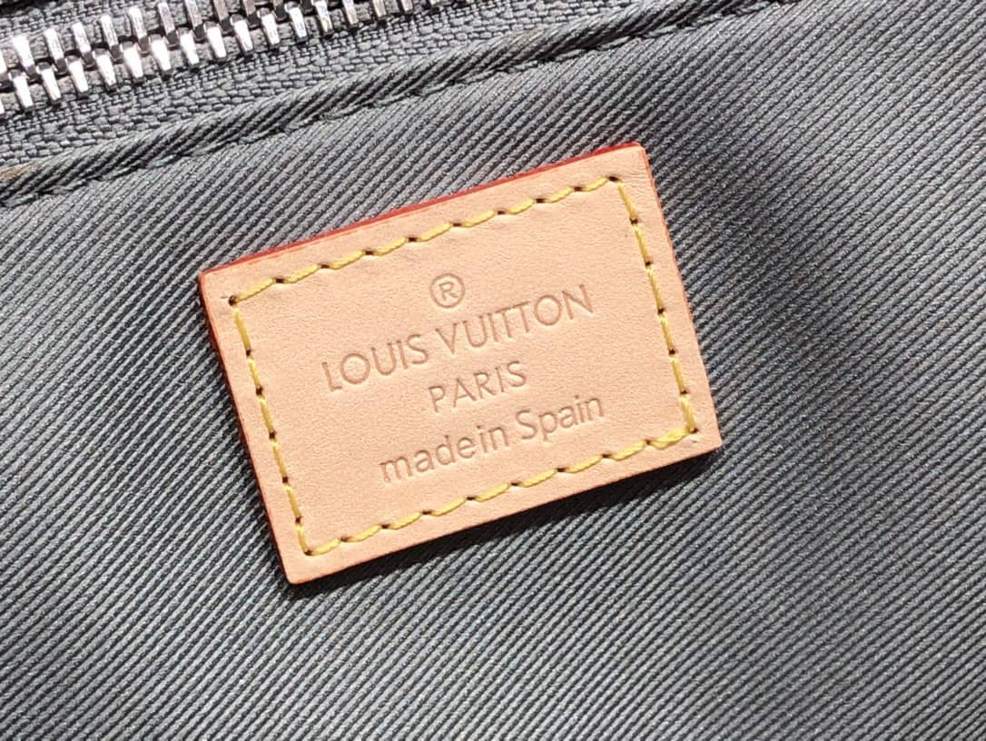 L0vis Vvtt0n Monogram Mirror Coated Sac Plat Bag Replica M46121