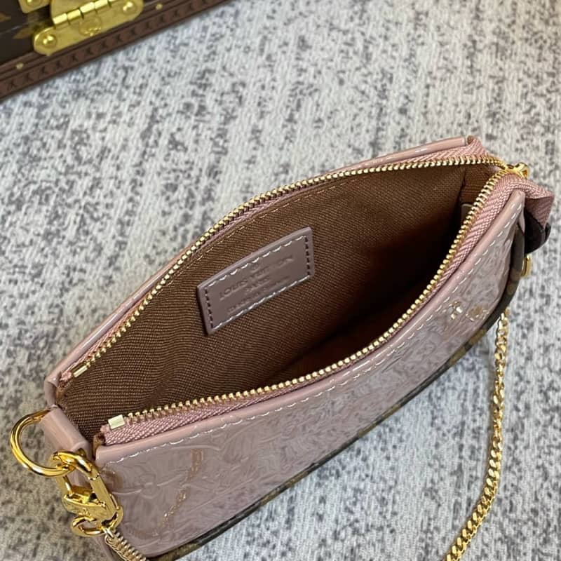 L0vis Vvtt0n Pochette Dupe  Monogram Vernis Accessories Replica Pouch Pink M58009