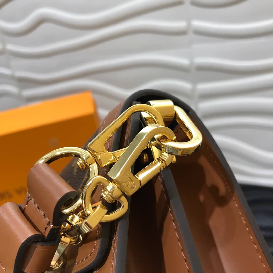 L0vis Vvtt0n Reverse Monogram Dauphine MM M45958 Shoulder Bag Replica