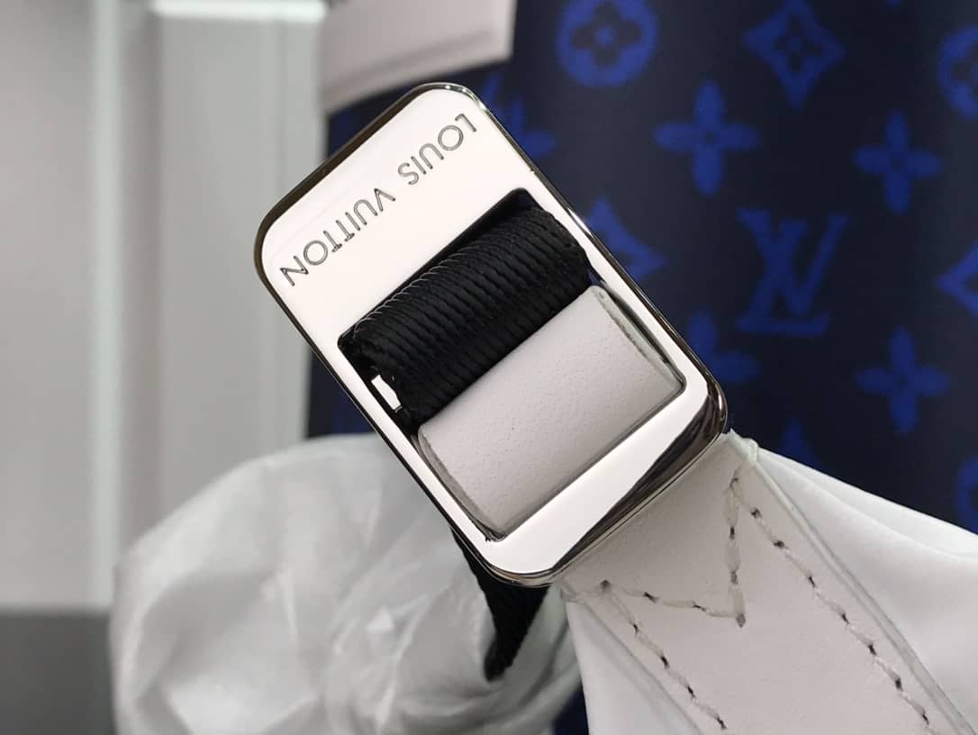 L0vis Vvtt0n Monogram Reverse Canvas Carry It Replica Backpack Blue M46118