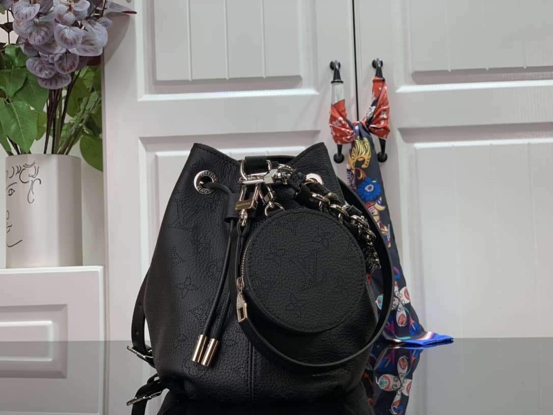 L0vis Vvtt0n Bella Mahina Magnolia Leather Replica Bag M57068 Black