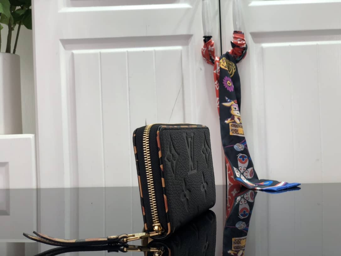 L0vis Vvtt0n Monogram Empreinte Leather with Animal-Print Zippy Wallet Replica Black M80680