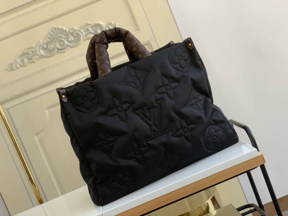 L0vis Vvtt0n Onthego GM Nylon Monogram Pilow Giant Black M59007 Replica Tote