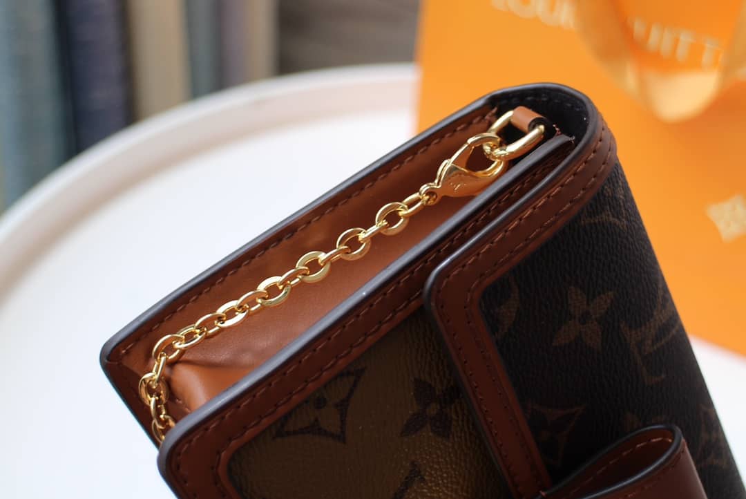 L0vis Vvtt0n Dauphine Chain Wallet Replica Shoulder Bag Brown M68746