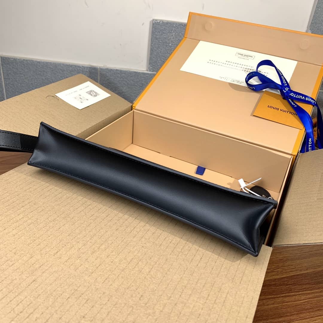 L0vis Vvtt0n Damier Infini 3D Cowhide Leather Standing Pouch Replica Blue N60449