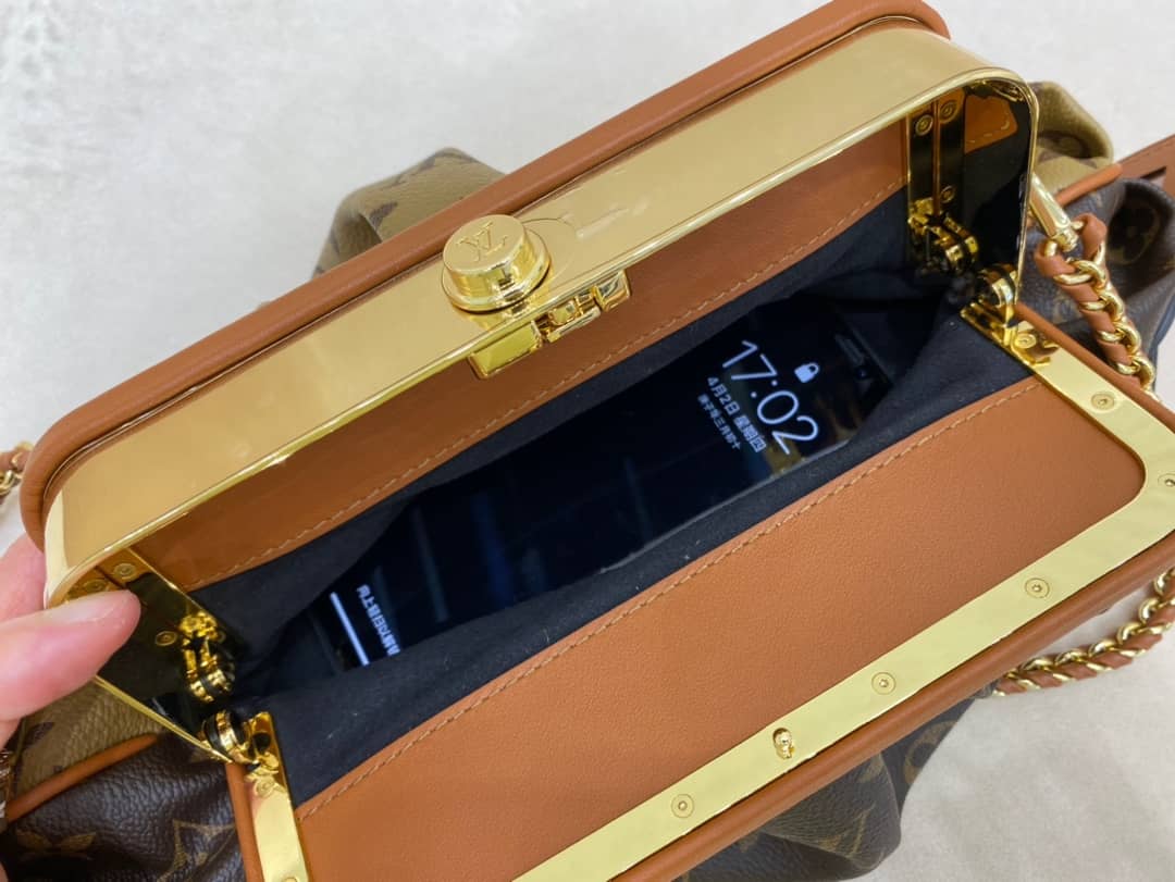 L0vis Vvtt0n Monogram Canvas Boursicot EW Replica Bag Brown M45229