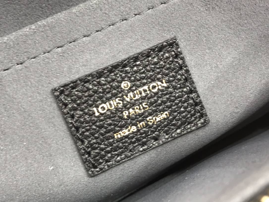 L0vis Vvtt0n Pochette Discovery Compact Replica Wallet Black M57630