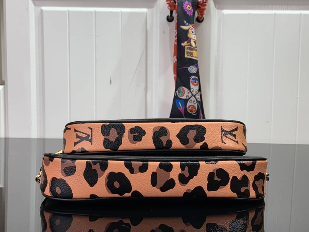 L0vis Vvtt0n Pochette Monogram Empreinte Cowhide Leather Replica Crossbody Bag Black M45777